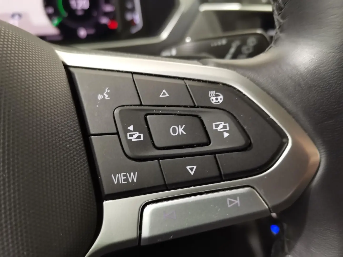 Tiguan Allspace 2.0 TDI Elegance 4Motion AHK|Mat