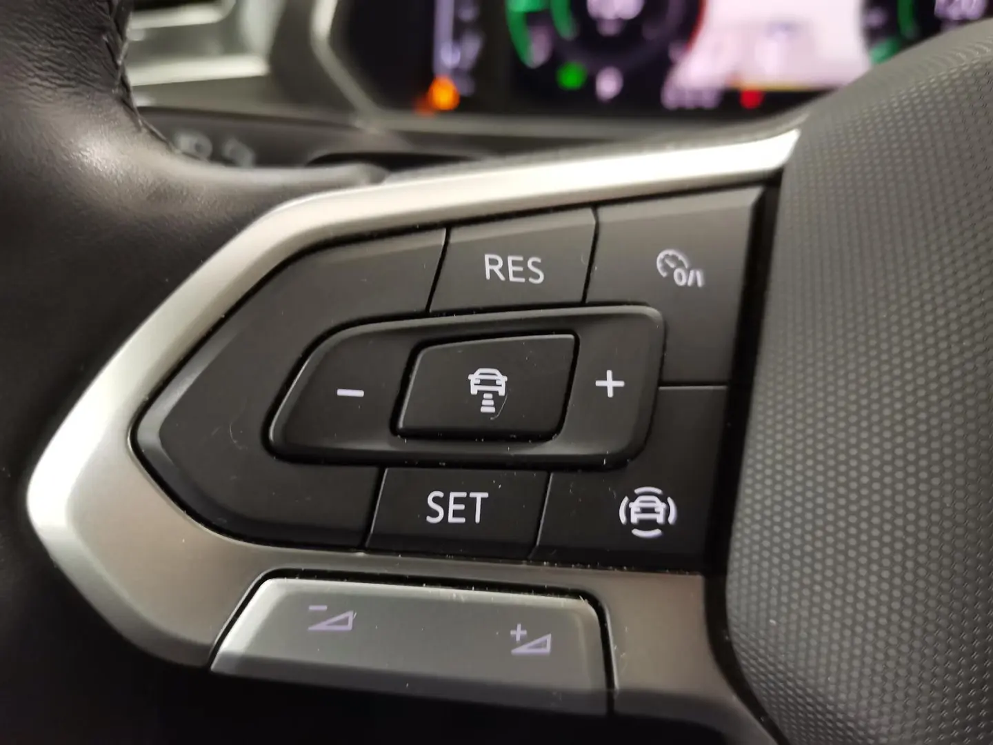 Tiguan Allspace 2.0 TDI Elegance 4Motion AHK|Mat