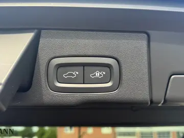 XC60 T8 AWD Inscription   Xenium-Paket