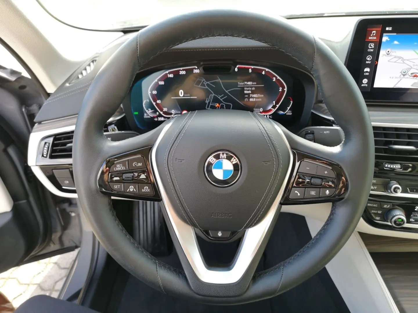 540 d xDrive Luxury Line LASER+LEDER+NAVI+PDC