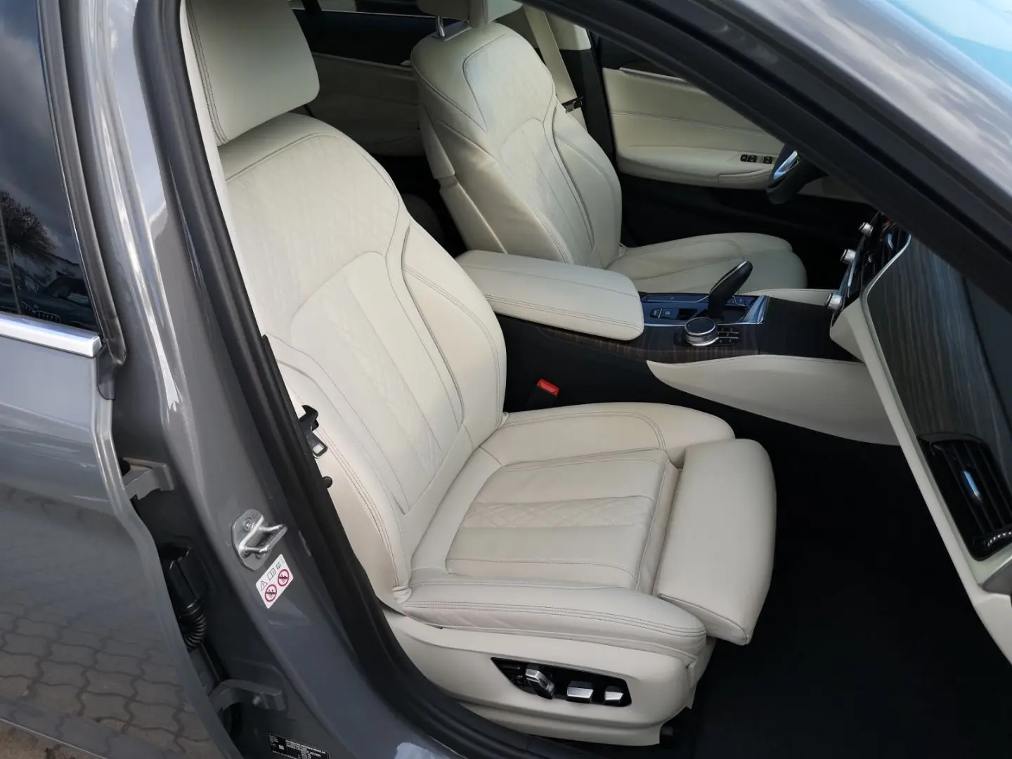 540 d xDrive Luxury Line LASER+LEDER+NAVI+PDC