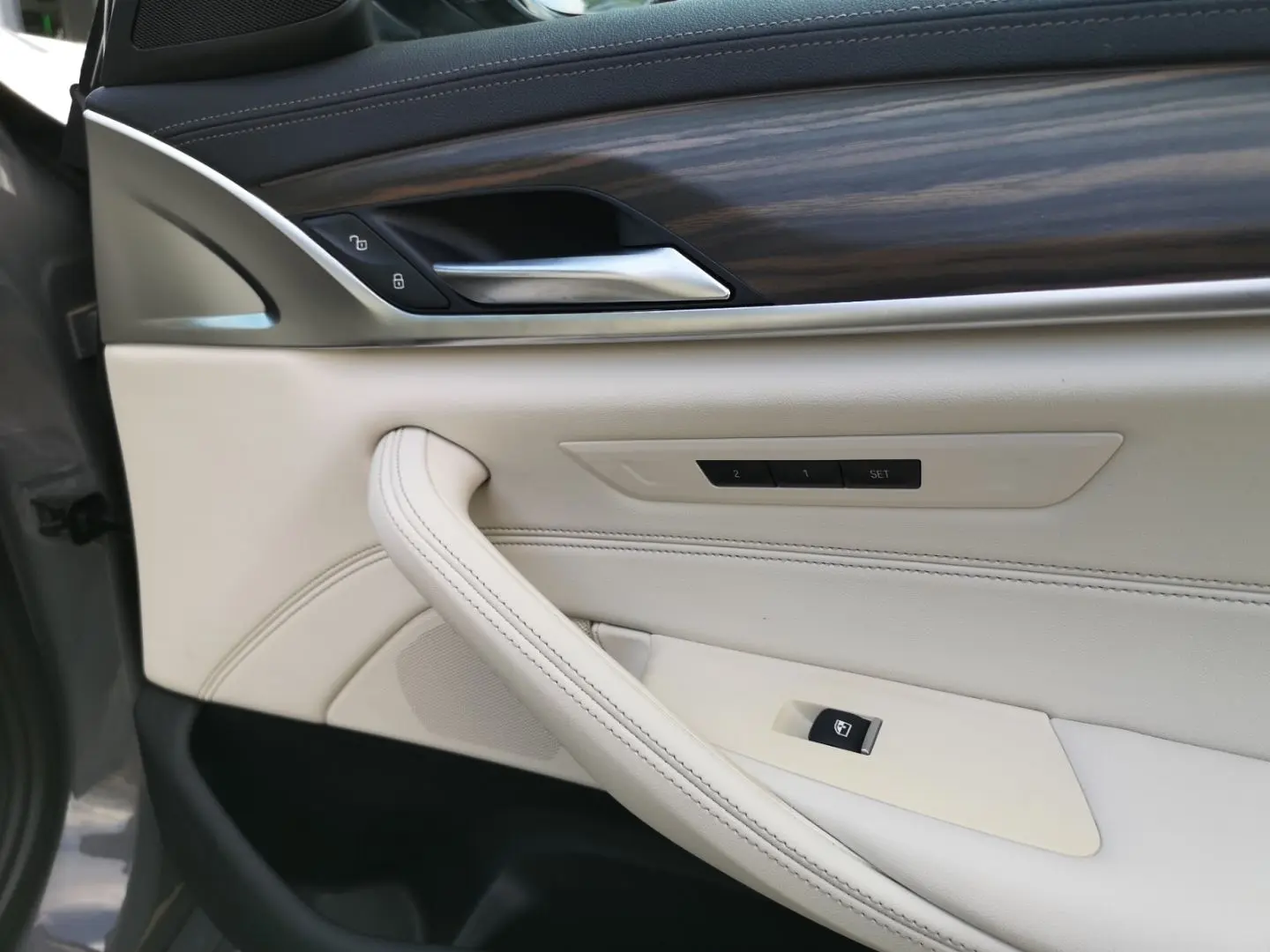 540 d xDrive Luxury Line LASER+LEDER+NAVI+PDC