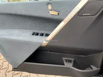 iX xDrive40 Sport 22