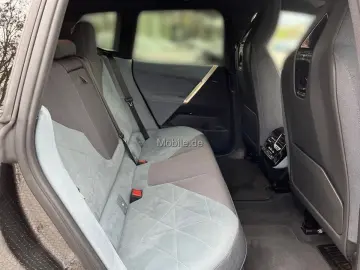 iX xDrive40 Sport 22