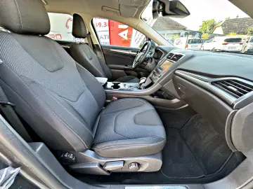 Ford Mondeo 2.0 TDCi Powershift Titanium