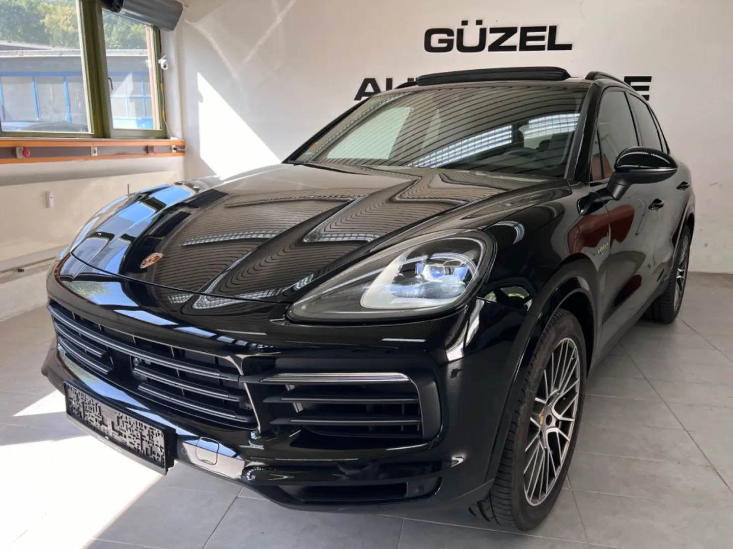 Cayenne E-Hybrid Platinum CHRONO/SPUR/TOT/PANO/