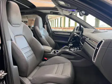 Cayenne E-Hybrid Platinum CHRONO/SPUR/TOT/PANO/
