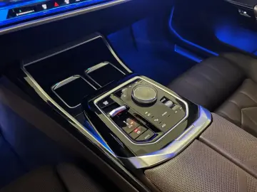 BMW 740 d xDr.  PACHET SPORT M PANO SKY