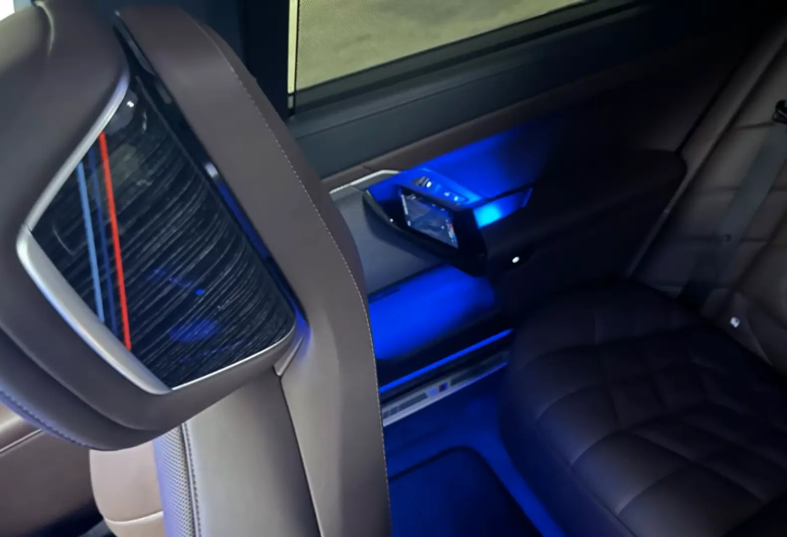 BMW 740 d xDr.  PACHET SPORT M PANO SKY