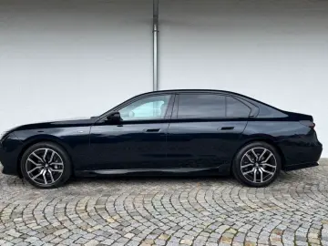 BMW 740 d xDr.  PACHET SPORT M PANO SKY