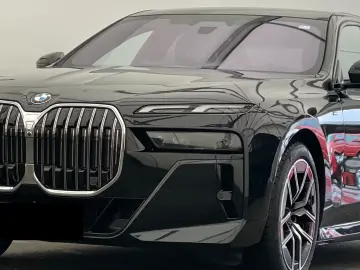 BMW 740 d A xDrive MSport IAL SkyLou ACC