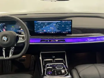 BMW 740 d A xDrive MSport IAL SkyLou ACC