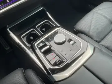 BMW 740 d xDrive M Sport SkyLounge