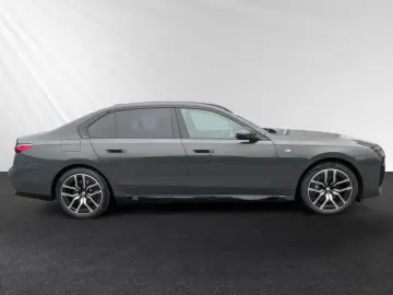 BMW 740 d xDrive M Sport SkyLounge