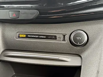 Ford Tourneo Custom 320 L2H1 VA Titanium