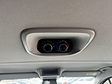 Ford Tourneo Custom 320 L2H1 VA Titanium