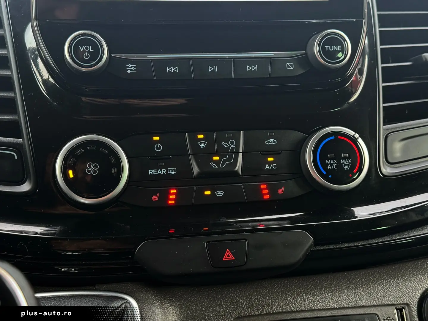 Ford Tourneo Custom 320 L2H1 VA Titanium