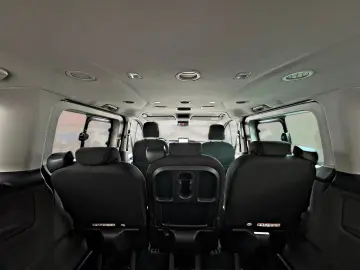 Ford Tourneo Custom 320 L2H1 VA Titanium