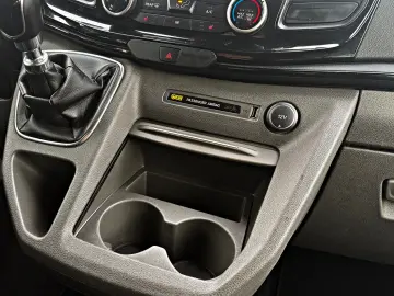 Ford Tourneo Custom 320 L2H1 VA Titanium