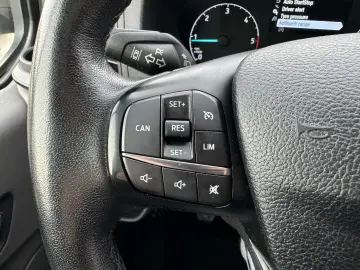 Ford Tourneo Custom 320 L2H1 VA Titanium