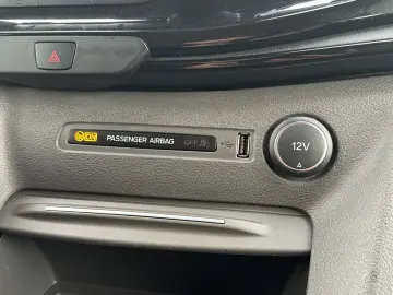 Ford Tourneo Custom 320 L2H1 VA Titanium