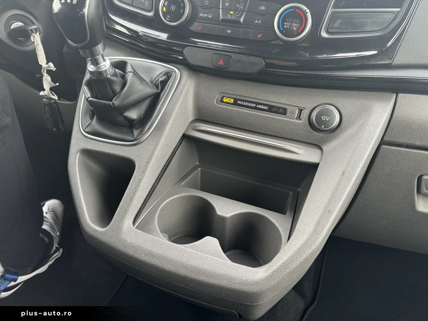 Ford Tourneo Custom 320 L2H1 VA Titanium