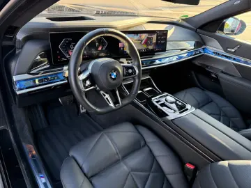 BMW 740 d xDrive M Sport SkyLounge B&W
