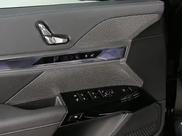 BMW 740 d xDr. Pachet M Sport ACC Standh