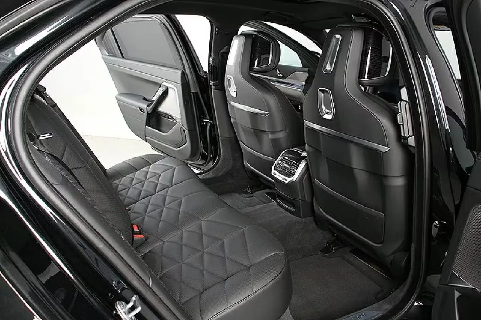 BMW 740 d xDr. Pachet M Sport ACC Standh