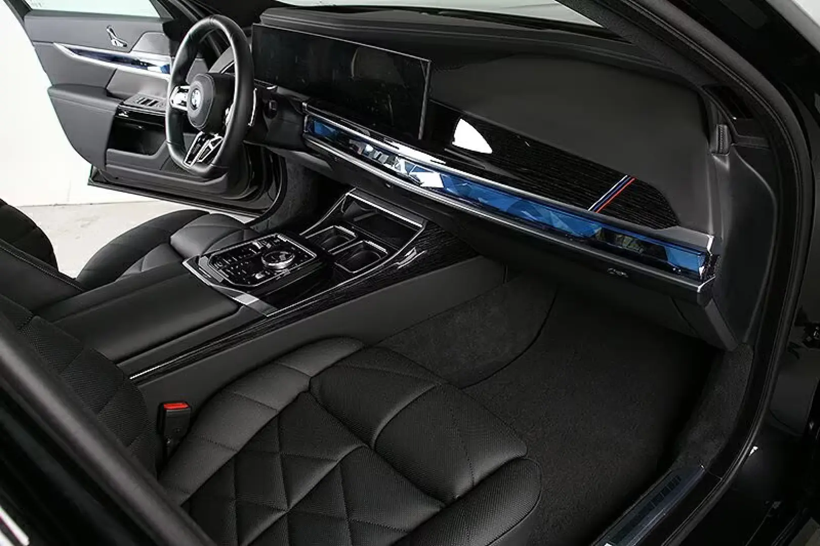 BMW 740 d xDr. Pachet M Sport ACC Standh