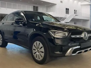 GLC 300 e Coupe AHK Kamera LED VollLeder DAB 18