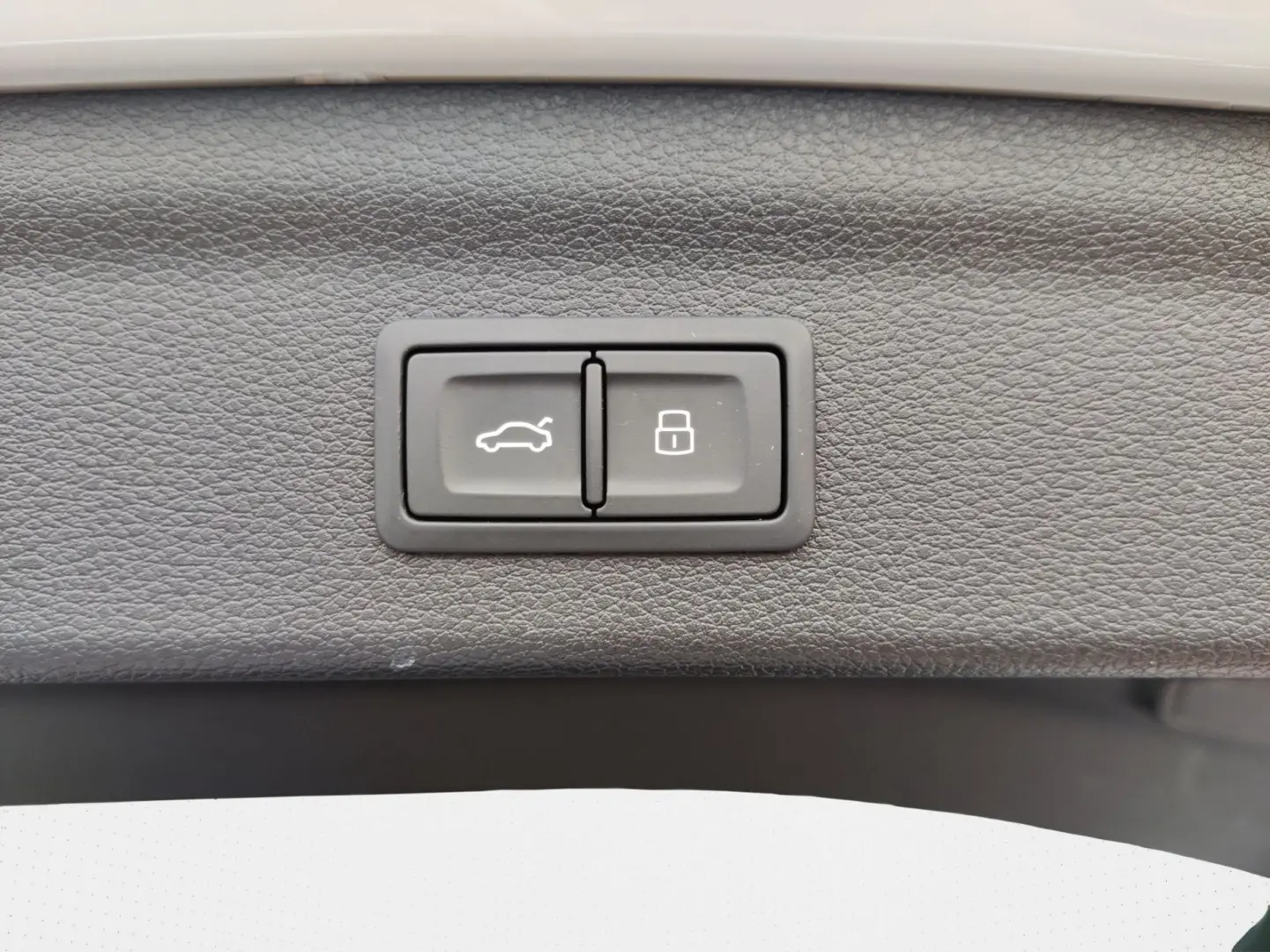 Q3 45 TFSIe S line S tro*Sonos*LED*Virtual*Navi+