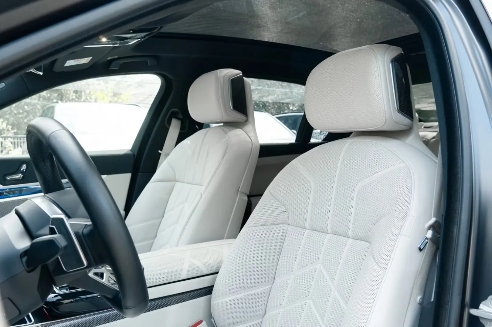 BMW 750 e M SPORT. CER. SOFTC.