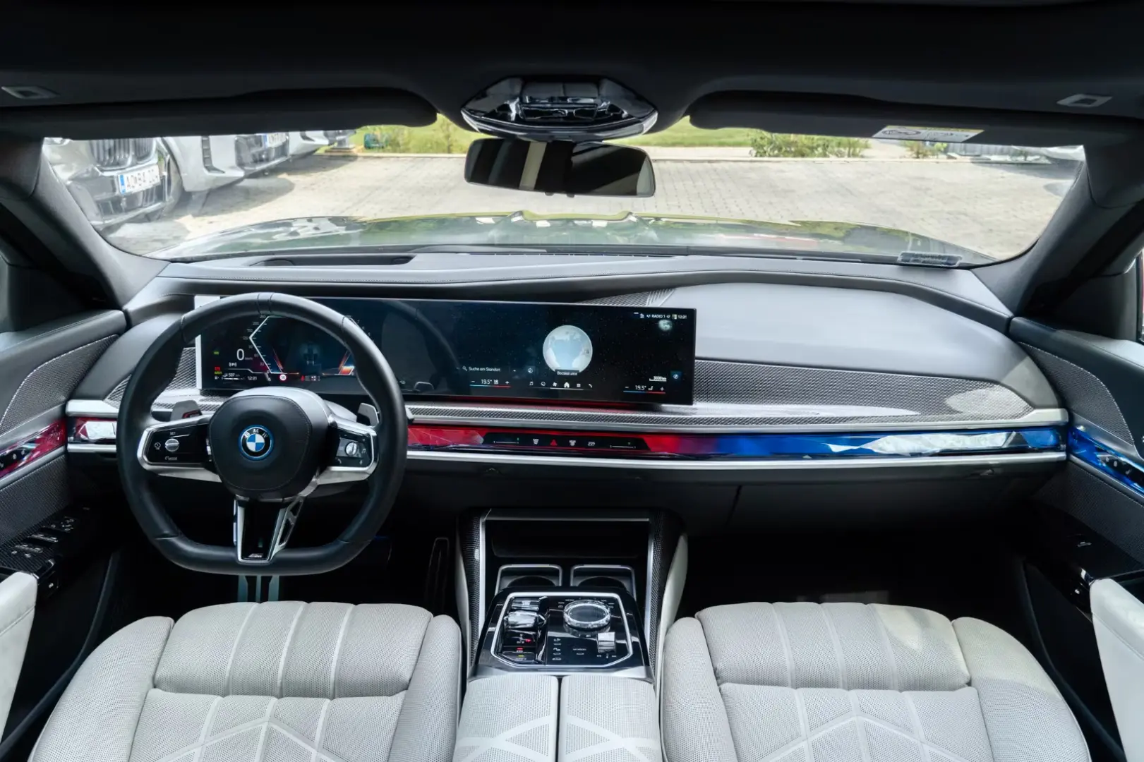 BMW 750 e M SPORT. CER. SOFTC.