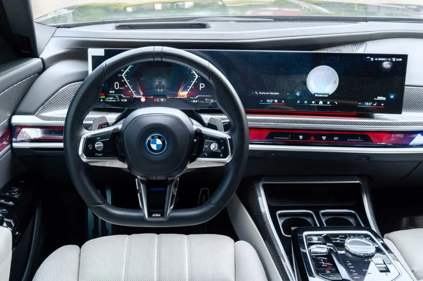 BMW 750 e M SPORT. CER. SOFTC.