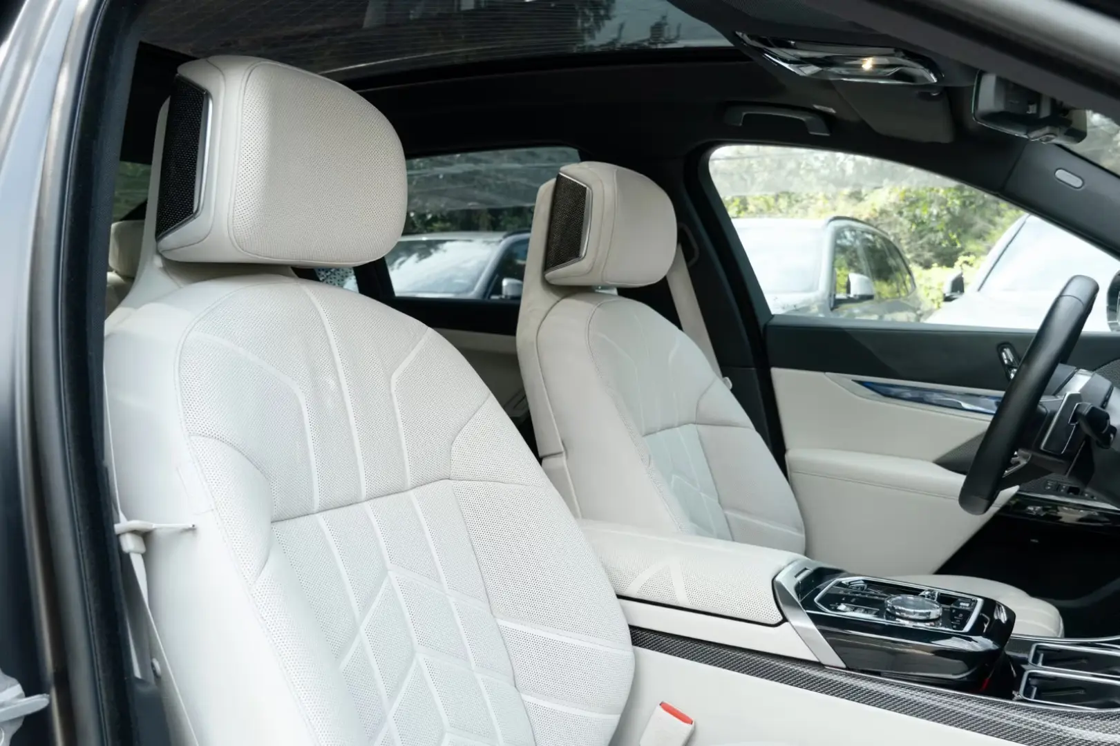 BMW 750 e M SPORT. CER. SOFTC.