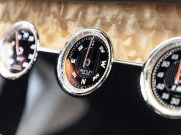 New Flying Spur S V8 von BENTLEY FRANKFURT