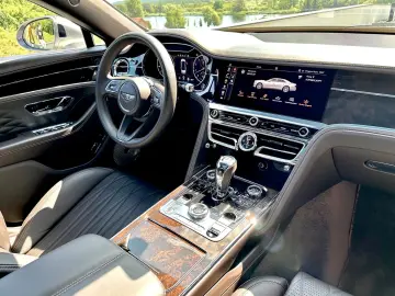 Flying Spur 6.0 W12 1 Hand