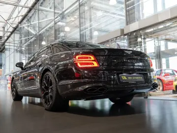 Flying Spur S V8