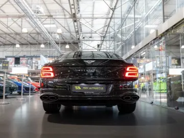 Flying Spur S V8