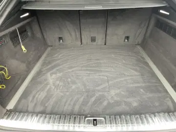 Q8 60 TFSI e S-Line QU HD-Matrix+ACC+NAV+SHZ+RFK