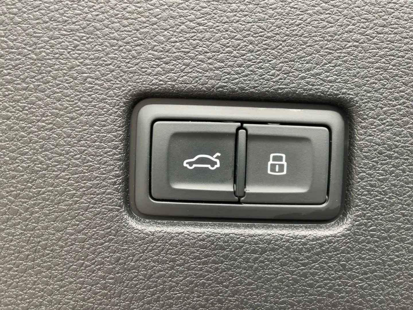 Q8 60 TFSI e S-Line QU HD-Matrix+ACC+NAV+SHZ+RFK