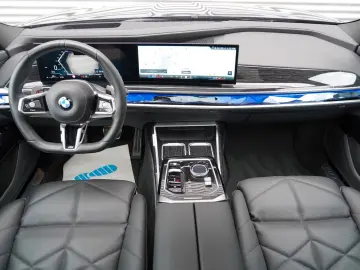 BMW 740 d xDrive M Sport SKYLOUNGE ICONI
