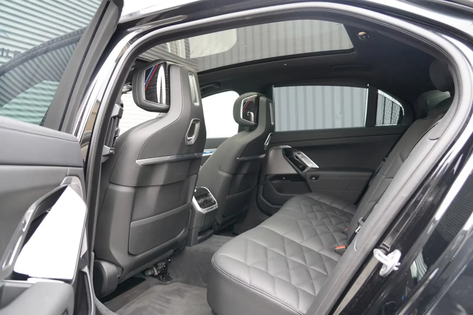 BMW 740 d xDrive M Sport SKYLOUNGE ICONI