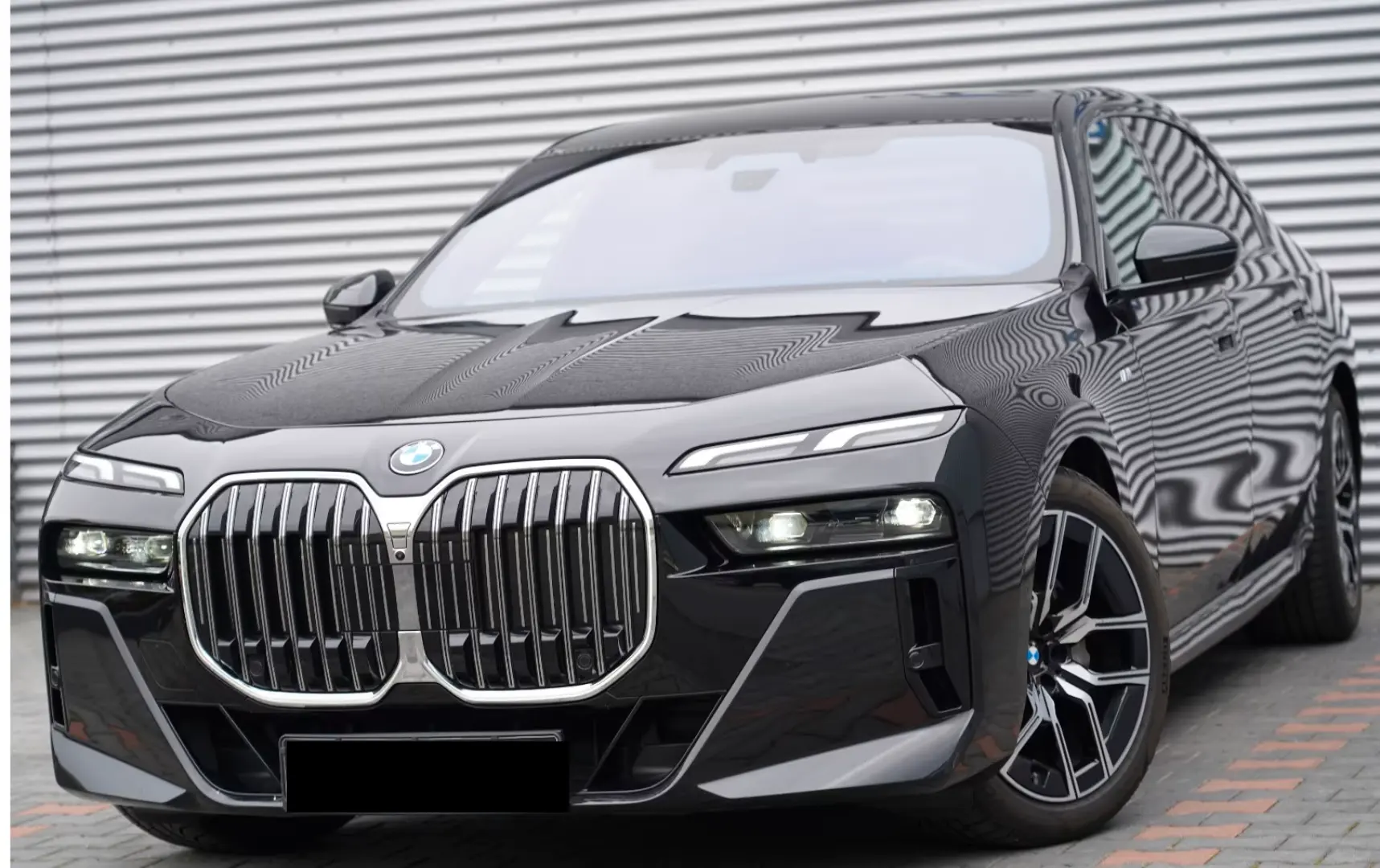 BMW 740 d xDrive M Sport SKYLOUNGE ICONI