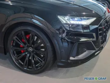 SQ8 TFSI competition plus AHK Matrix Pano Standh