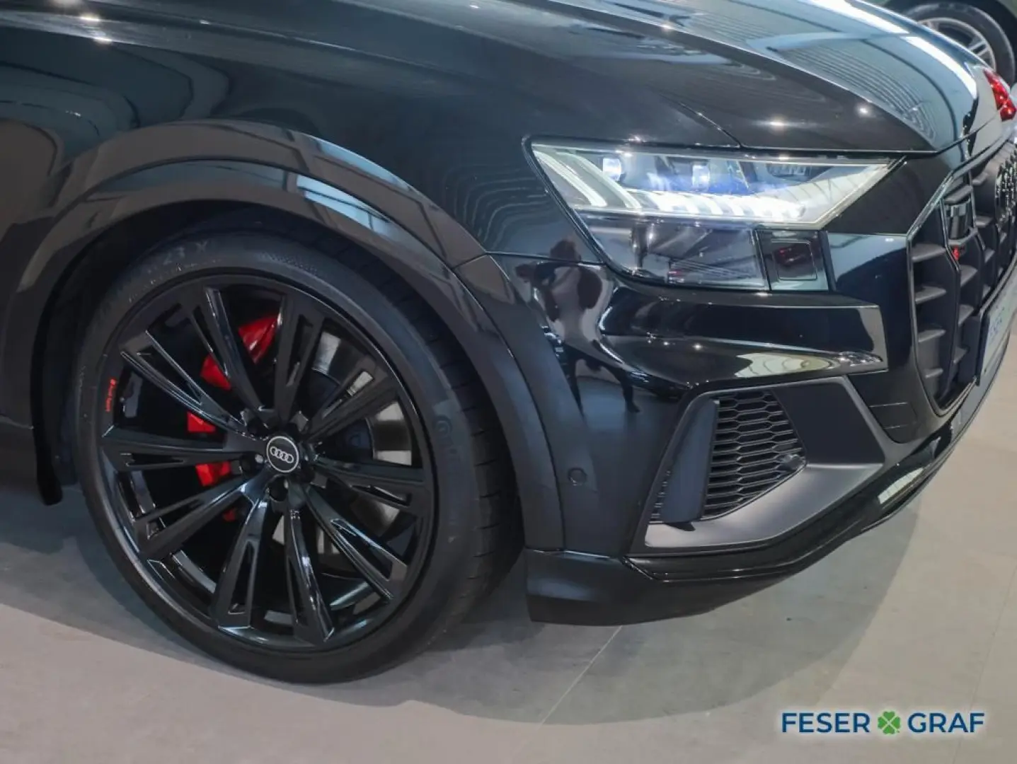 SQ8 TFSI competition plus AHK Matrix Pano Standh