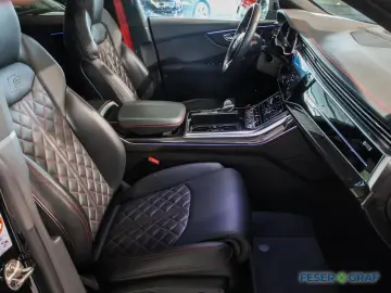 SQ8 TFSI competition plus AHK Matrix Pano Standh