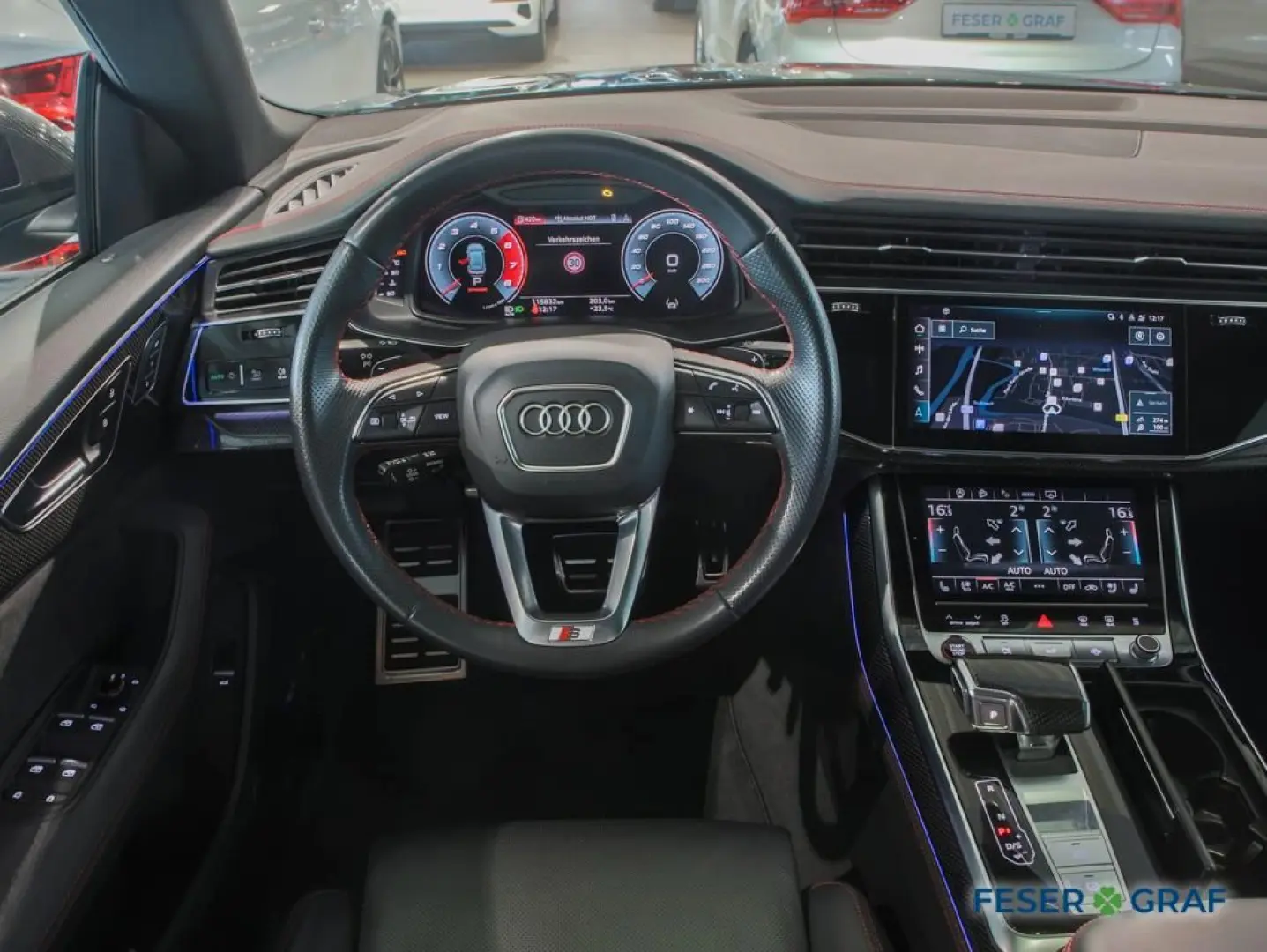 SQ8 TFSI competition plus AHK Matrix Pano Standh