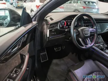 SQ8 TFSI competition plus AHK Matrix Pano Standh